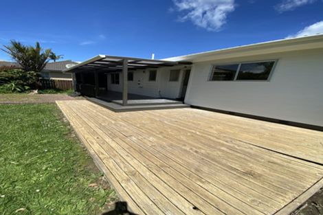 Photo of property in 36 Goodwood Drive, Goodwood Heights, Auckland, 2105