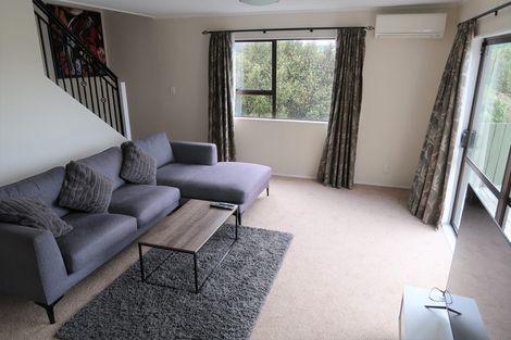 Photo of property in 35b Sunhaven Drive, Newlands, Wellington, 6037