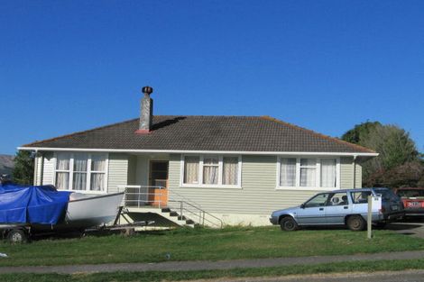Photo of property in 35 Takapuwahia Drive, Takapuwahia, Porirua, 5022