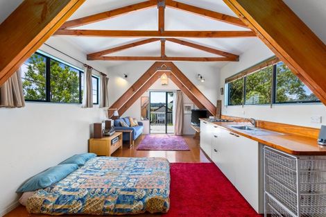 Photo of property in 38 The Terrace, Herald Island, Auckland, 0618