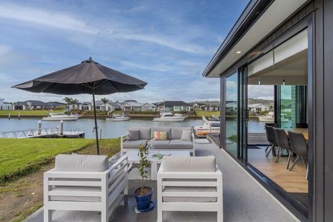 Photo of property in 35 Awatea Drive, Whitianga, 3510