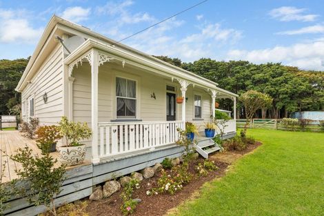 Photo of property in 1093 Waiuku Road, Waiuku, 2681