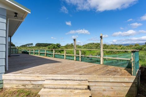 Photo of property in 13 Simcox Street, Otaki Beach, Otaki, 5512