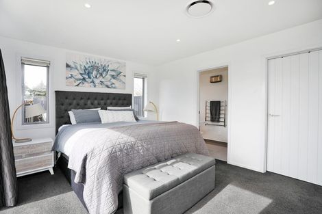 Photo of property in 28 Northside Drive, Waikiwi, Invercargill, 9810