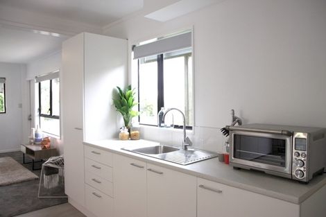 Photo of property in 42 Elliston Crescent, Stanmore Bay, Whangaparaoa, 0932