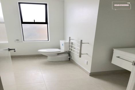 Photo of property in 5 Battalion Drive, Papakura, 2110