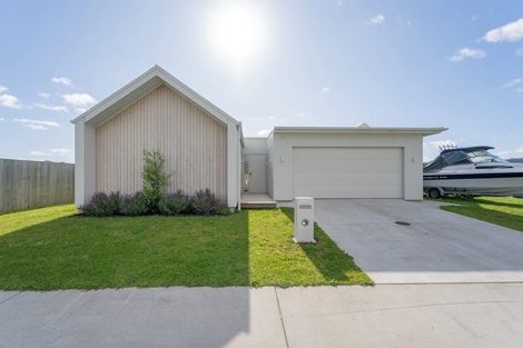 Photo of property in 162 Kupe Drive, Whitianga, 3510