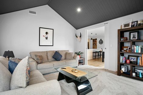 Photo of property in 14 Ruge Court, Cambridge, 3434