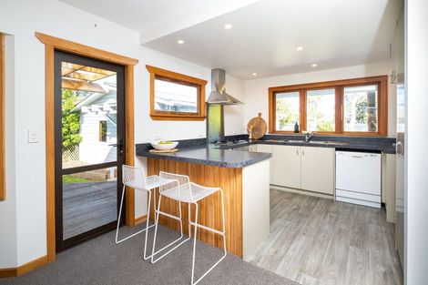 Photo of property in 2 Gow Avenue, Haumoana, 4102