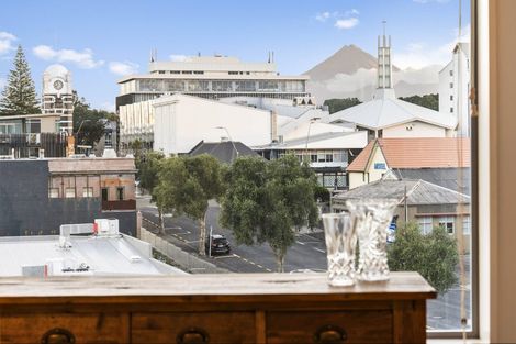 Photo of property in The Reef, 93 Saint Aubyn Street, New Plymouth, 4310