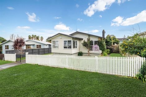 Photo of property in 27 Park Estate Road, Rosehill, Papakura, 2113