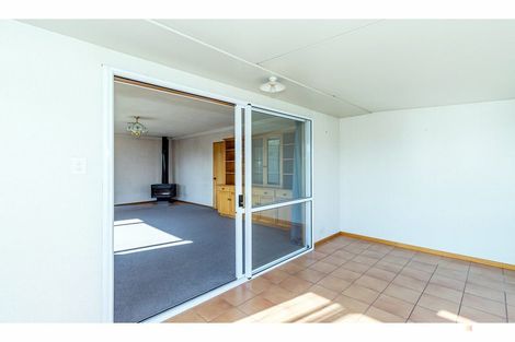 Photo of property in 19 Timaru Road, Waimate, 7924