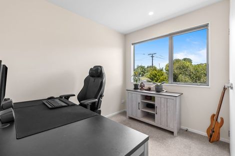 Photo of property in 2/29 Commissariat Road, Mount Wellington, Auckland, 1060