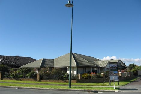Photo of property in 227 Hill Road, The Gardens, Auckland, 2105