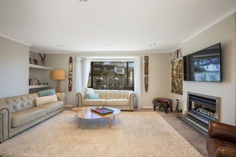 Photo of property in 12 Aoraki Rise, Aotea, Porirua, 5024