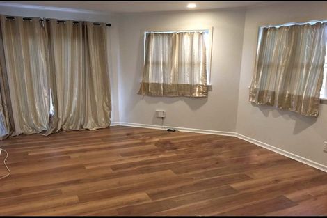 Photo of property in 62 Saddleback Rise, Murrays Bay, Auckland, 0630