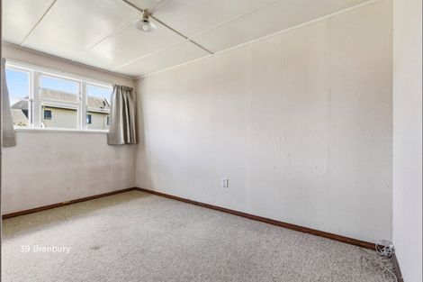 Photo of property in 39 Banbury Crescent, Fairfield, Hamilton, 3214