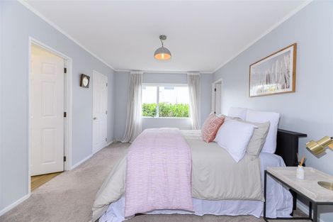 Photo of property in 1 Marguerita Place, West Harbour, Auckland, 0618