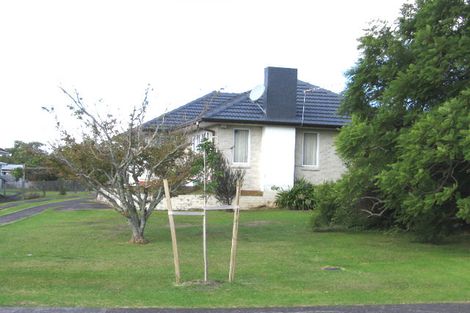 Photo of property in 35 Kervil Avenue, Te Atatu Peninsula, Auckland, 0610