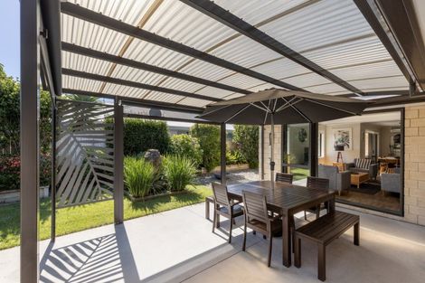 Photo of property in 44 Hiria Crescent, Papamoa Beach, Papamoa, 3118