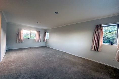 Photo of property in 5 Swain Grove, Riverstone Terraces, Upper Hutt, 5018