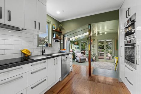 Photo of property in 4 Kuku Street, Te Awanga, 4102