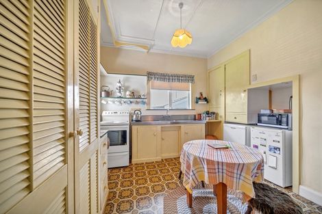 Photo of property in 27 Chester Street, Waverley, 4510