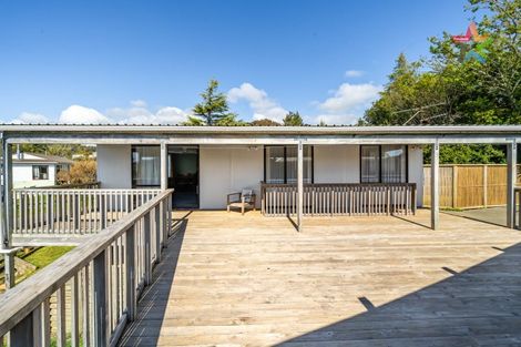 Photo of property in 1 Mcmanaway Grove, Stokes Valley, Lower Hutt, 5019