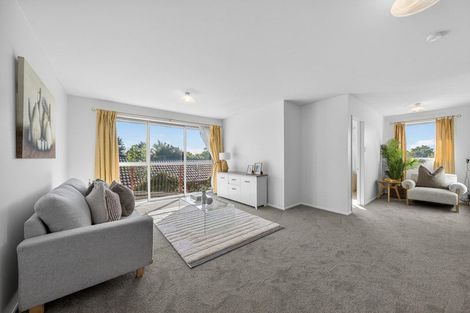 Photo of property in 31 Willowview Drive, Redwood, Christchurch, 8051