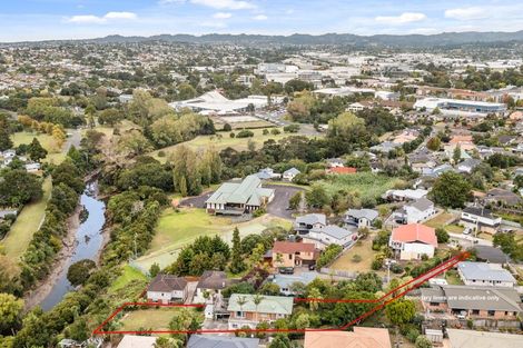 Photo of property in 79 Buscomb Avenue, Henderson, Auckland, 0610