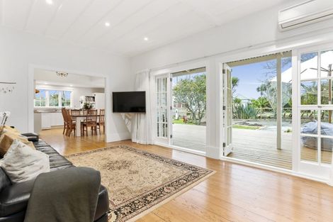 Photo of property in 29 Taupaki Road, Taupaki, Henderson, 0782