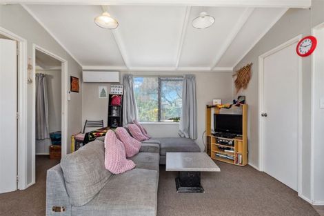 Photo of property in 11 Vanden Place, Henderson, Auckland, 0610