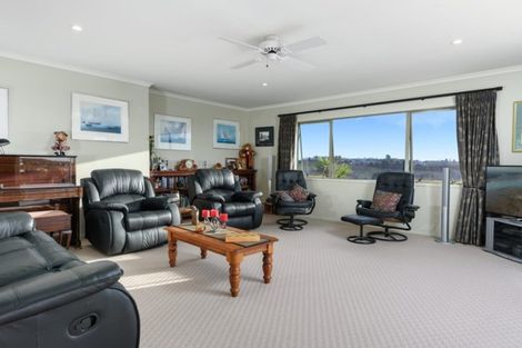 Photo of property in 63 Oteki Park Drive, Welcome Bay, Tauranga, 3112