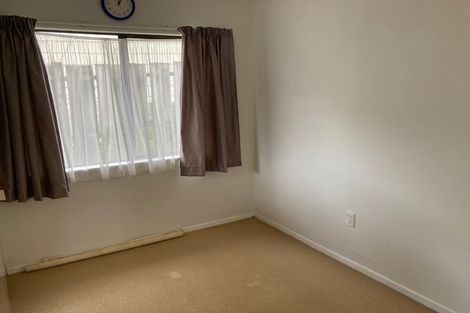 Photo of property in 26 Fernhaven Grove, Newlands, Wellington, 6037