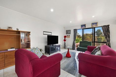 Photo of property in 2/55 Aviemore Drive, Highland Park, Auckland, 2010