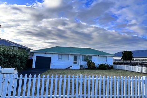 Photo of property in 93 Henderson Valley Road, Henderson, Auckland, 0612