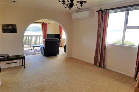 Photo of property in 9 Gloaming Hill, Titahi Bay, Porirua, 5022