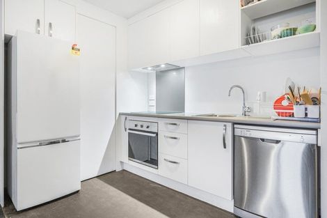 Photo of property in 2/3 June Place, Hamilton East, Hamilton, 3216