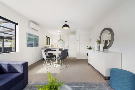 Photo of property in 2/8 Lingfield Street, Glenfield, Auckland, 0629