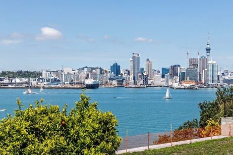 Photo of property in 61b Stanley Road, Stanley Point, Auckland, 0624