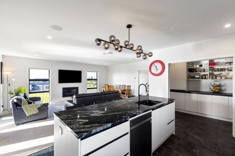 Photo of property in 3 Lealands Lane, Aokautere, Palmerston North, 4471