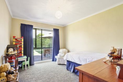 Photo of property in 5 Hinton Place, Rangiora, 7400