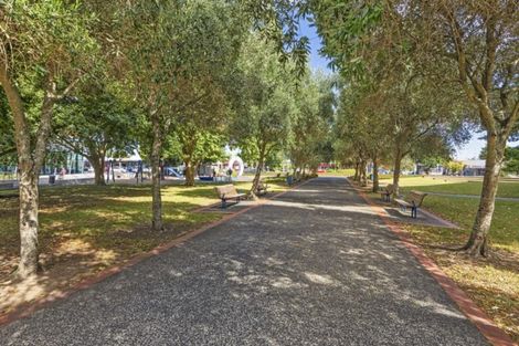 Photo of property in 3/17 Harbour View Road, Te Atatu Peninsula, Auckland, 0610