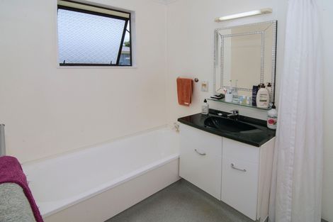 Photo of property in 1 Lowes Place, Solway, Masterton, 5810