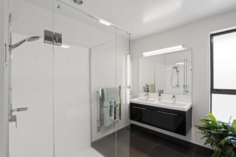 Photo of property in 12 Parkham Drive, Burnside, Christchurch, 8053