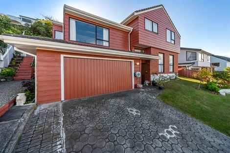 Photo of property in 10 Ordley Grove, Tawa, Wellington, 5028