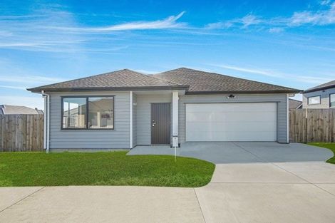 Photo of property in 8 Twin Parks Rise, Papakura, 2110
