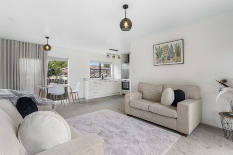 Photo of property in 2/36 Trentham Road, Papakura, 2110