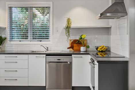 Photo of property in 15a Queen Road, Bellevue, Tauranga, 3110