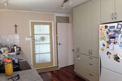 Photo of property in 27 Bowater Place, Manurewa, Auckland, 2102